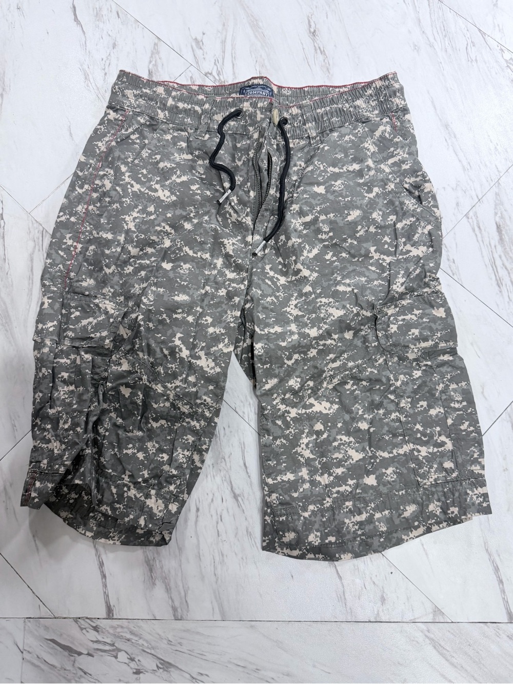 Men's Gray Camo Cargo Shorts with Drawstring Waist